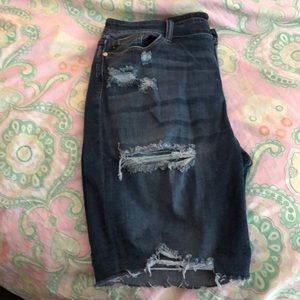 Denim Bermuda shorts - distressed